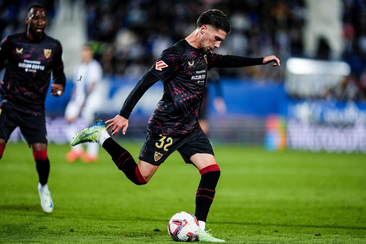 Máximo de la Cruz Ramírez Ramírez (@ramirezmaximodc) on Twitter photo Ahora mismo se está trabajando en cerrar el acuerdo con el #Nottinghamforest por algo más de 12M, como ha adelantado antes <a href="/jmolivacope/">José Manuel Oliva</a>, y un % de futura venta Aún no hay acuerdo con el canterano del #SevillaFC, pero se trabaja en un contrato con duración hasta 2030. Ahora mismo se está trabajando en cerrar el acuerdo con el #Nottinghamforest por algo más de 12M, como ha adelantado antes <a href="/jmolivacope/">José Manuel Oliva</a>, y un % de futura venta Aún no hay acuerdo con el canterano del #SevillaFC, pero se trabaja en un contrato con duración hasta 2030.