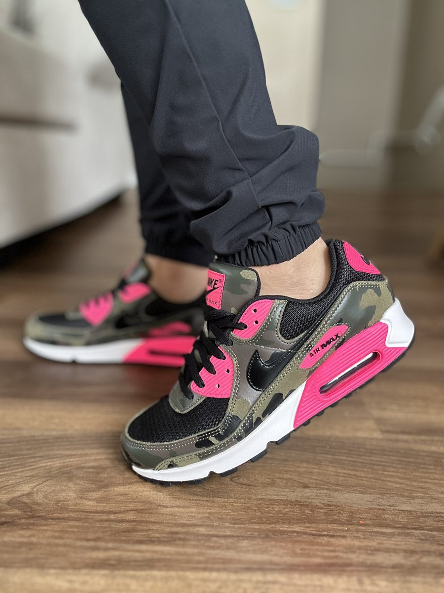 DadStyle99's tweet photo. Air Max 90 Camo Sequoia Hyper Pink. 👟 Rock or drop? 🔥 #DadStyle99 https://t.co/4PotaAD72V
