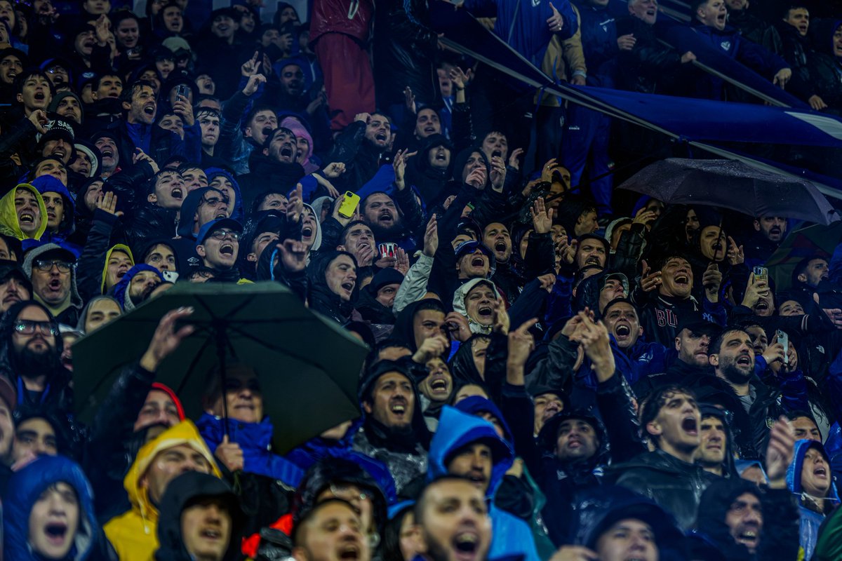 Así siempre... UNIDOS 💙

¡A CUARTOS! 💪🏼