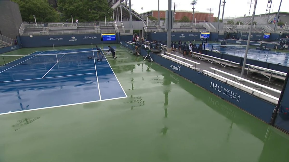Stroppa_Del's tweet photo. US Open #getaroof https://t.co/l3Vpbe6Iap
