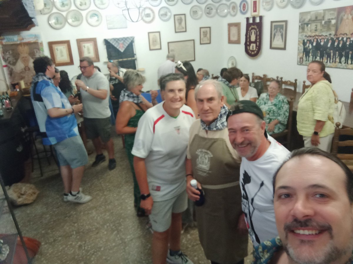 Hoy 20 de agosto, siguen los almuerzos de feria de los Pandorgos en nuestra Sede. Hoy nos acompaña la Pena del Athletic de Bilbao de Ciudad Real y la diputada nacional por Ciudad Real, Cristina López Zamora.