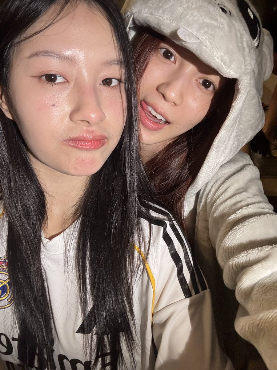 THIS HOT AF SOCCER PLAYER WITH HER CUTE GF 😭😭😭😭😭😭😭😭😭😭😭

MaewnamWAN MORE CHANCE  #WhaleStorexoxoEP9