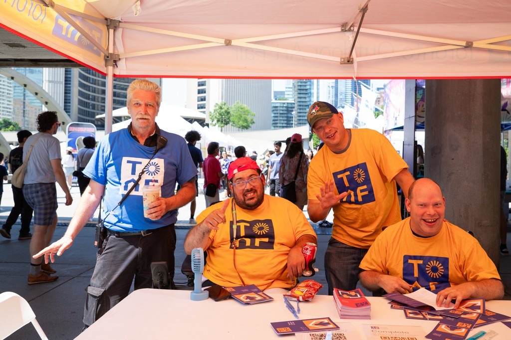 torontoartfair's tweet photo. Loved visiting or being part of #TOAF64? It wouldn’t have happened without our amazing volunteers! More than ever, they brought the energy, teamwork, and support that kept the Fair going all weekend.

Artists, reply and tell us about your great experiences with our volunteers! https://t.co/YztyVYC8Xm
