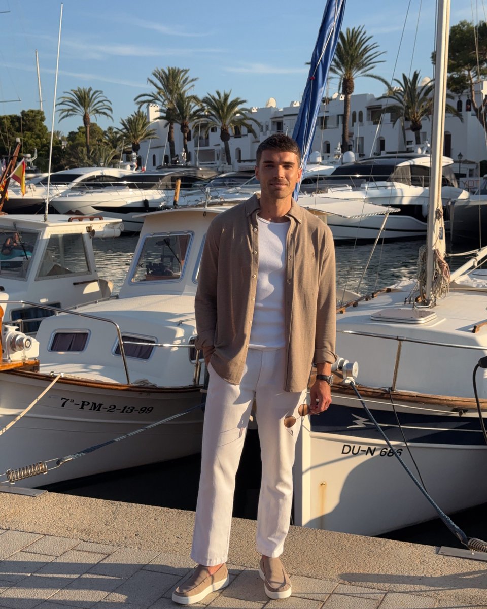 houseoffraser's tweet photo. The memo for summer 25, chic &amp; classy ☀️ Josh styled it right with the perfect blend of Polo Ralph Lauren, BOSS &amp; Tommy Hilfiger 🙌 

Shop the FRASERS Summer Edit 🛒 https://t.co/0QS2M0CZxR 

📸: #JoshCuthbert 

#LifeStyledByFRASERS https://t.co/IIzOw1In6A