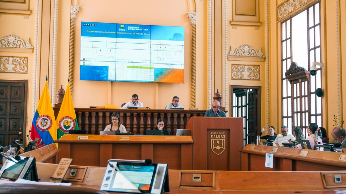 - $11 mil millones: Compra de combos de maquinaria amarilla

- $10 mil millones: Reparcheo de vías en todo el departamento

- $4 mil millones: Señalización vial horizontal y vertical