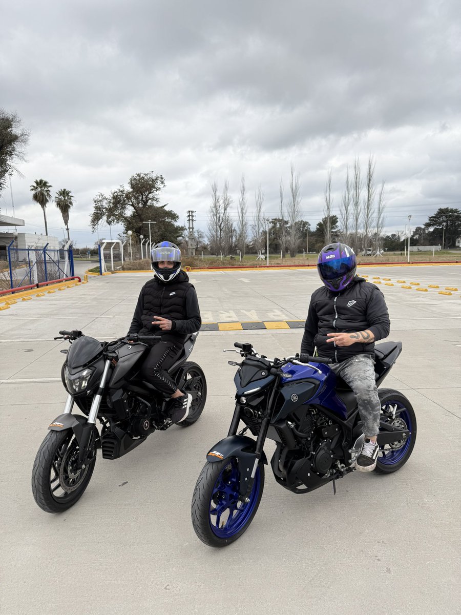 De abajo, pero cada dia yendo mas arriba 🍀