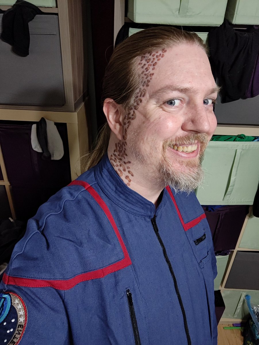 Finally picked up one these uniforms! Will get to break it out for the first time at <a href="/DragonCon/">💐🌼Dragon Con 🌹🌺</a> next weekend. Also, still loving my spots!