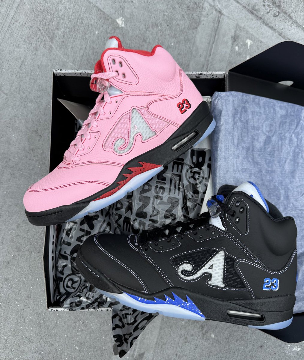 JustFreshKicks tweet media