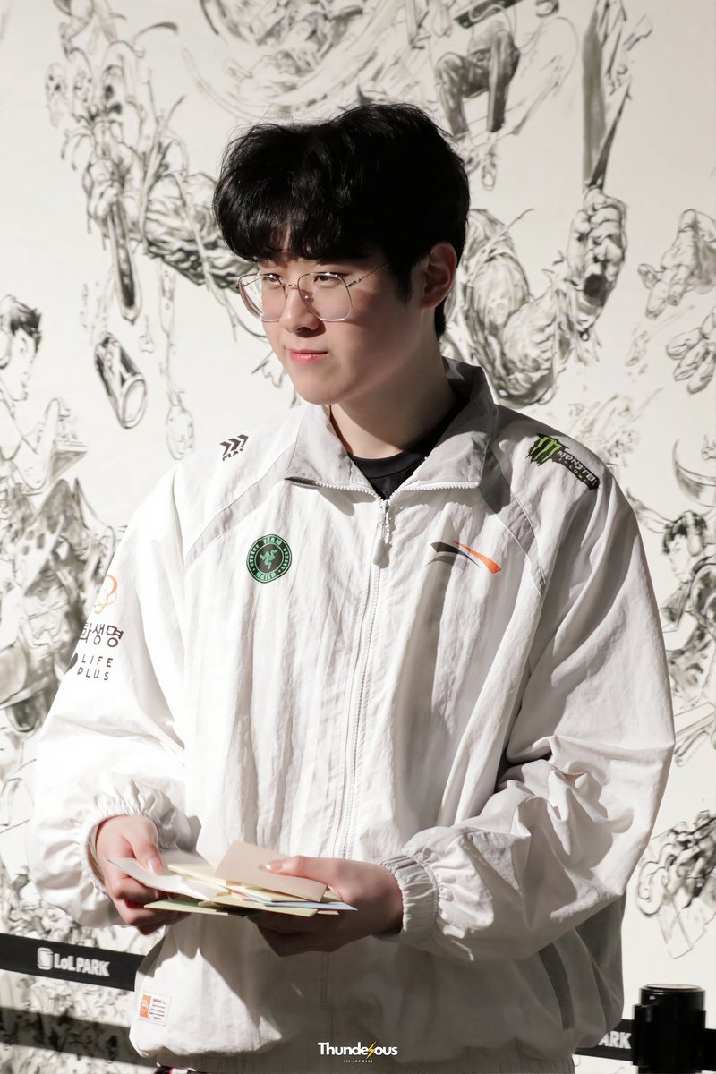 250817 LCK HLE vs GENG

Be Happy, Wooje~~🍀🧡
우제 믿는다!⚡️

#Zeus #제우스 #최우제 #HLEWIN