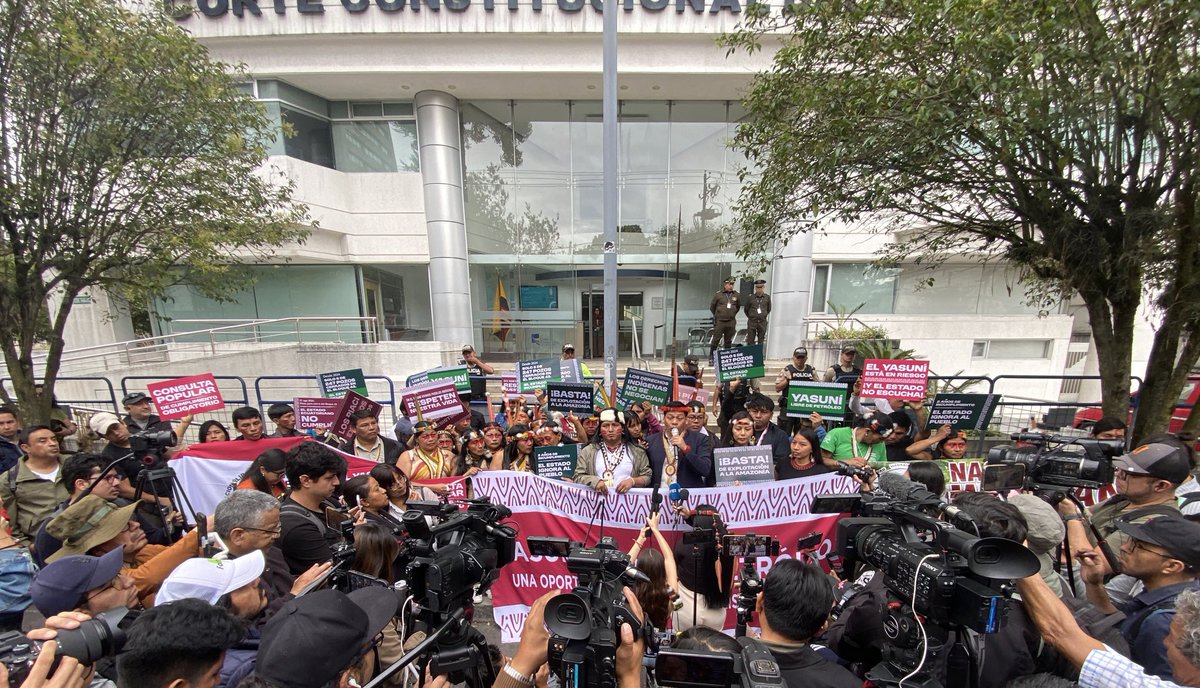 📢🌱✊🏽Hoy se cumplen dos años de la consulta popular por el #Yasuní, dos años en los que el gobierno ecuatoriano INCUMPLE con la voluntad del pueblo ecuatoriano. #YasuníLibreDePetróleo