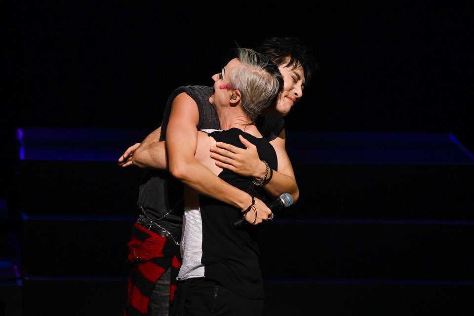 narajangvvv_IG's tweet photo. 250821 배나라 배우님 인스타 게시물 업로드🩵
#JOHNCAMERONMITCHELL
#MIDNIGHTRADIOThehistoryofhedwig
I put on some make-up
Turn up the eight track
Im pulling the wig down from the shelf🎵
叫べ!
#20250720-20250721
#sunrisePromotion
#tvasahi
#나라그램 https://t.co/rDcdvwf8wV