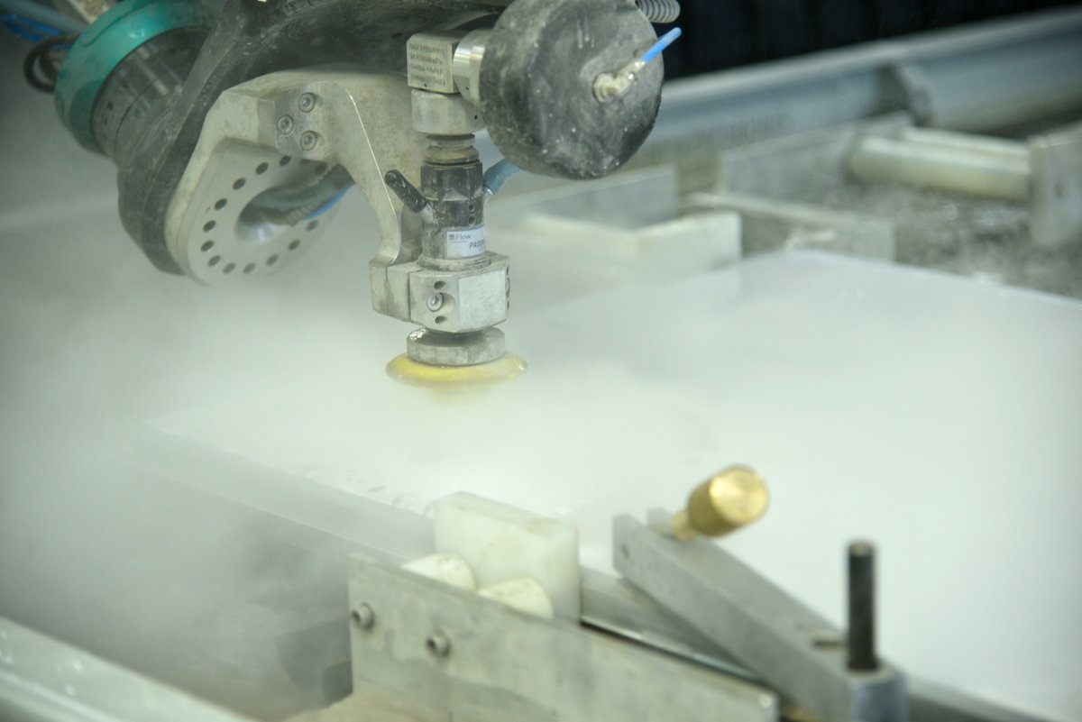 IncWintech's tweet image. Big news 🎉 Our Monett, MO facility just added a new 5-axis waterjet system!

Faster turnaround times, tighter tolerances, and a continued commitment to American-made quality. Thank you for growing with us. 🙌

#WinTech #HVAC #MadeInUSA