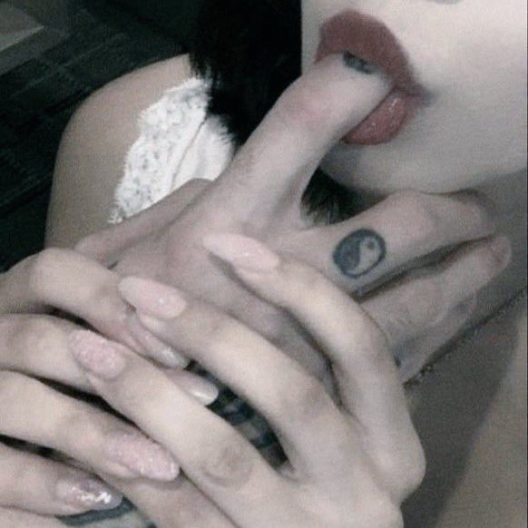 ;x (@pillbottlez) on Twitter photo 