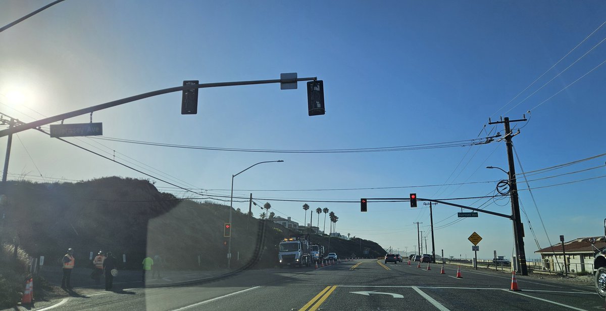 Super popular Malibu stop light near Zuma Beach was put in a few years ago to make constructing a bridge safer.  The project is now done.  So what does Caltrans do?   They are ripping it out today despite zero complaints.  Back to dog walkers and families of beach goers playing