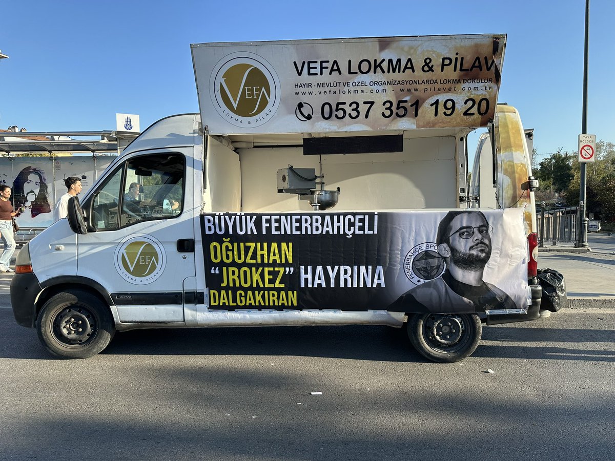 Yoğurtçu Parkının yanındaki Ciğerci Ahmet’in önündeyiz arkadaşlar.