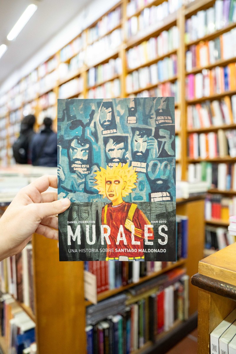 Esta novela gráfica es una de las novedades del año. Una trama en el límite de la realidad y la fábula en la que Daniel Feierstein y el ilustrador Juan Soto construyen un relato sobre la desaparición forzada de Santiago Maldonado ➡️ bit.ly/3JmMYMp