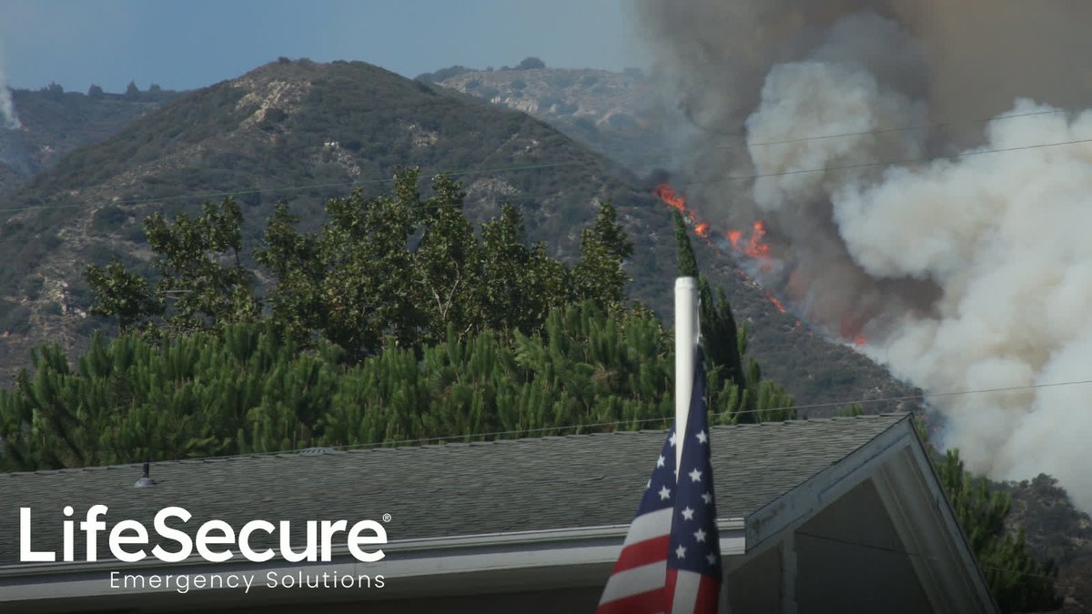 LifeSecure's tweet image. Not sure what you need in case of a wildfire? Read our full guide to help prepare for the worst while you hope for the best.

Build your emergency kit now → bit.ly/3TQ89sp
