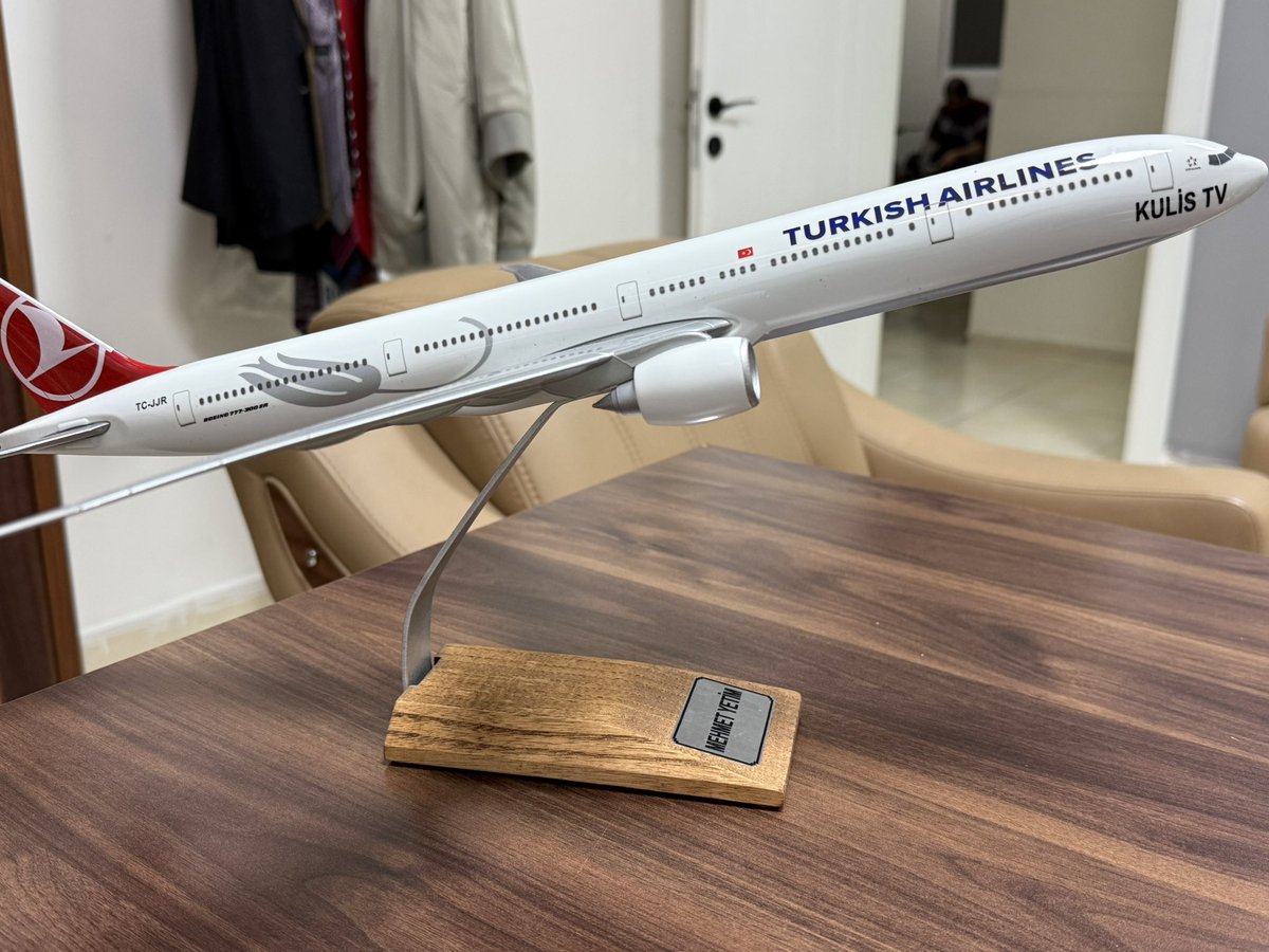 Şanlıurfa Balıklıgöl Turizm ve MD Hafriyat sahibi iş insanı Mehmet Doğan bizleri ziyaret ederek onurlandırdılar.

Ziyaretleri ve nazik hediyesi için teşekkür ederim.