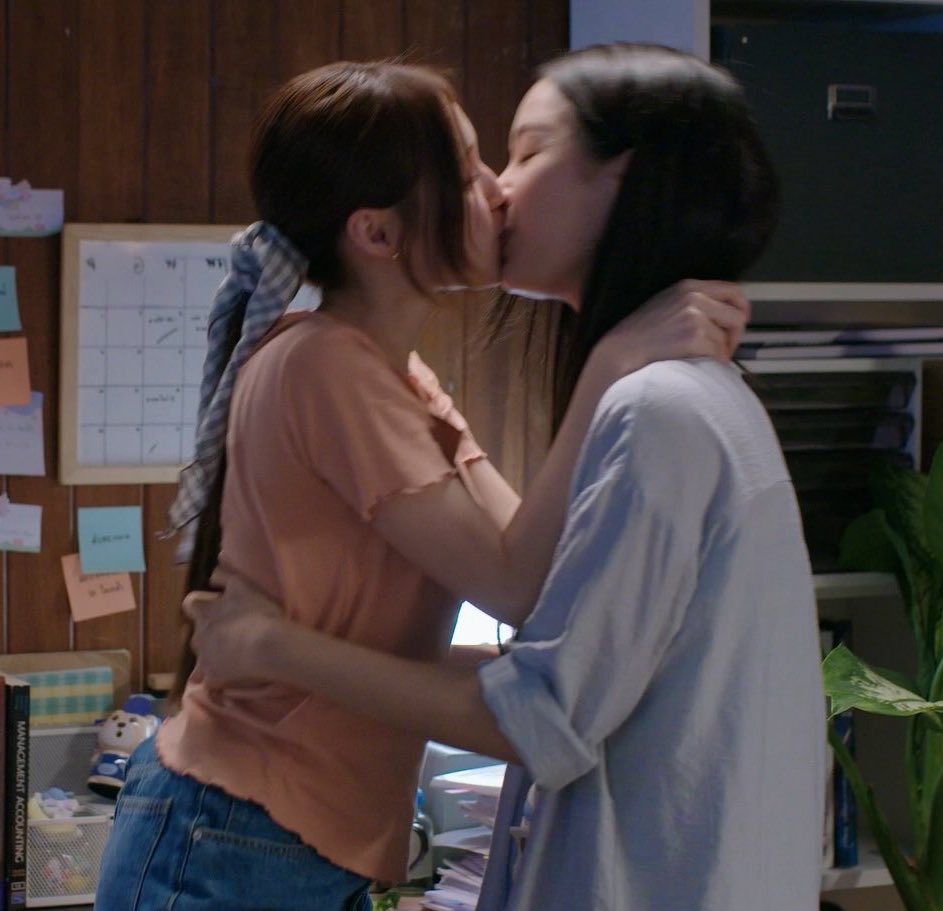 my loves who can never stay mad at each other for too long 😛💚💖

#WhaleStorexoxoEP9