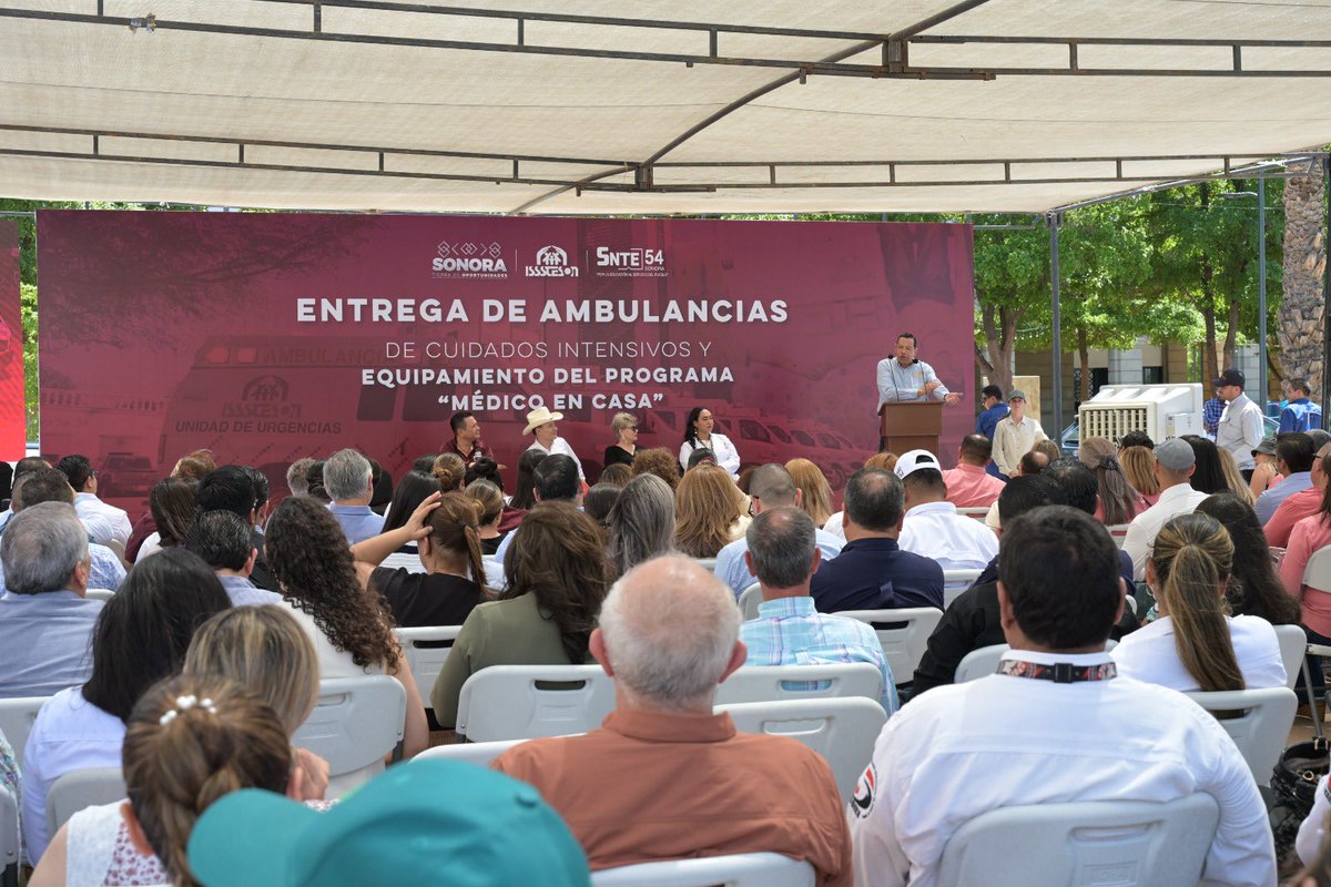 SNTE54mx's tweet image. El Secretario General de la Sección 54 del SNTE, @ceballoscorral , acompañó al Gobernador del Estado de Sonora, @AlfonsoDurazo , y al Director General de ISSSTESON, Mtro. Luis Osuna , en la entrega de ambulancias y nuevo equipamiento para el Programa Médico en Casa.

1️⃣▶️2️⃣