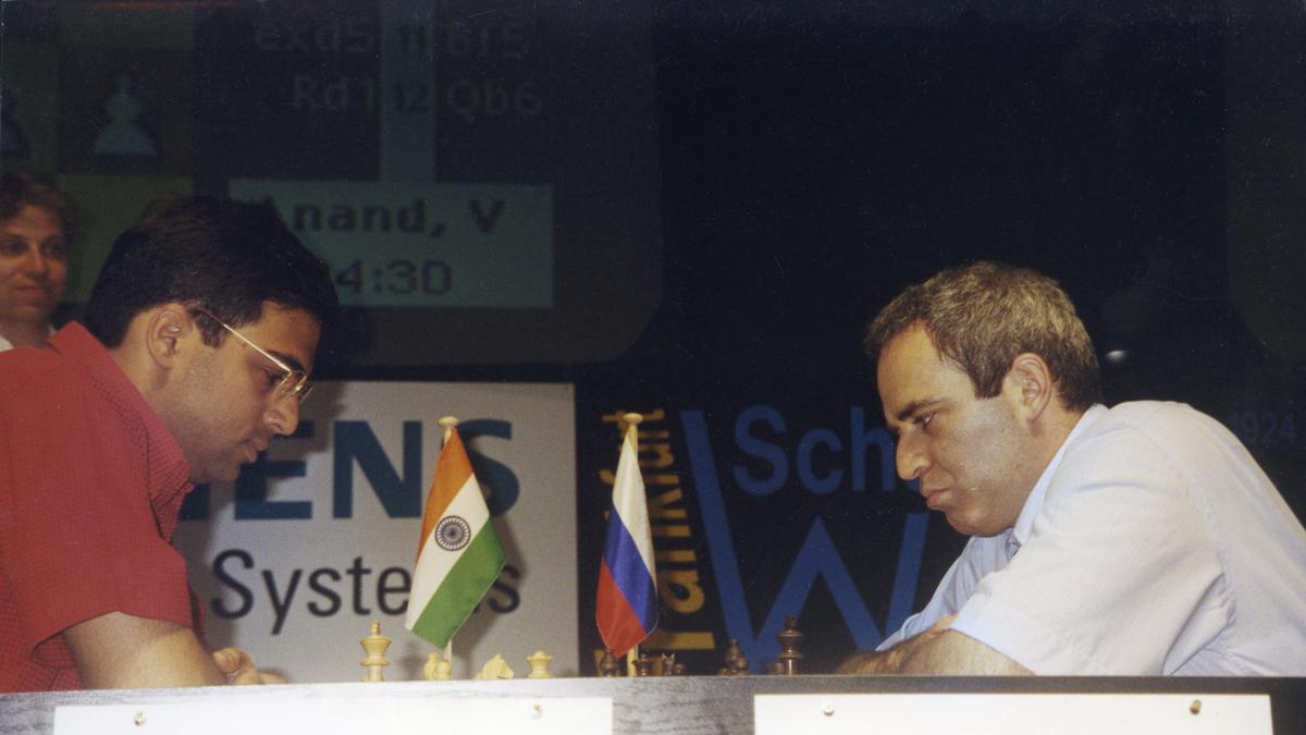 Viswanathan Anand🆚Garry Kasparov
D. Gukesh🆚Magnus Carlsen
 
Two generations of Chess World Champions will go head-to-head during the Clutch Chess exhibition matches this October in St. Louis, USA.

Details 🔗shorturl.at/eZjuR | 📸The Hindu