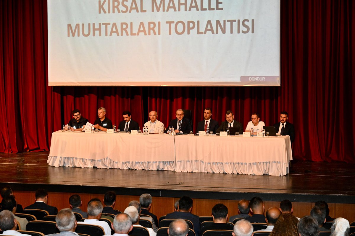 avbayramtaskin's tweet photo. Malatya Valimiz Sayın Seddar Yavuz’un başkanlığında, Büyükşehir Belediye Başkanımız Sami Er’in de katılımlarıyla, kırsal mahallelerimizin muhtarlarıyla bir araya gelerek, istişare ve değerlendirmelerde bulunduk. https://t.co/pL4riNmFCt