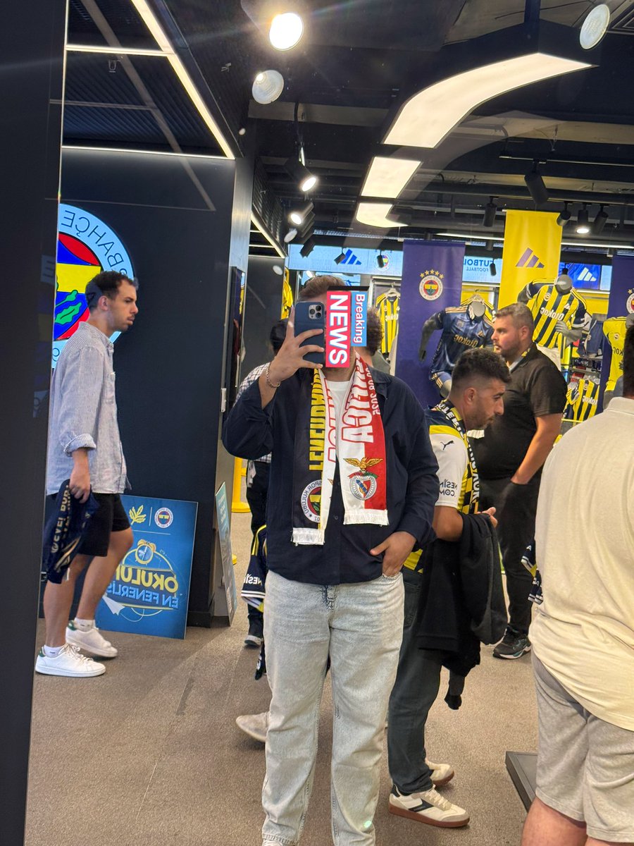 Nerdesiniz olum 

#kadıköy #FenerinMaçıVar