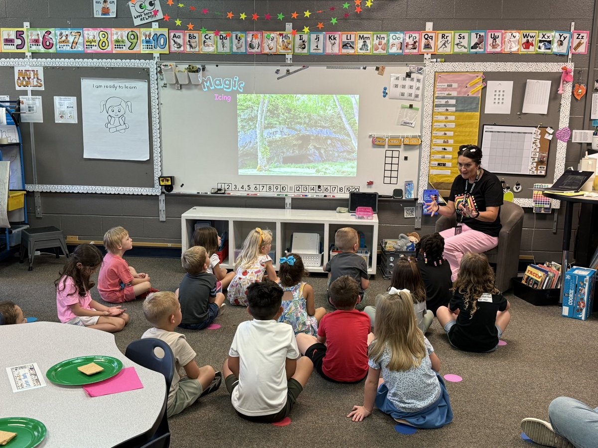 Welcome back <a href="/MHPatriot/">Manor Hill</a>! It’s going to be a great day in LPS! #LPSFirstDay25