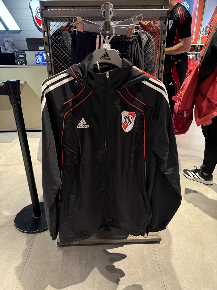 Ya disponible en el Adidas de River.