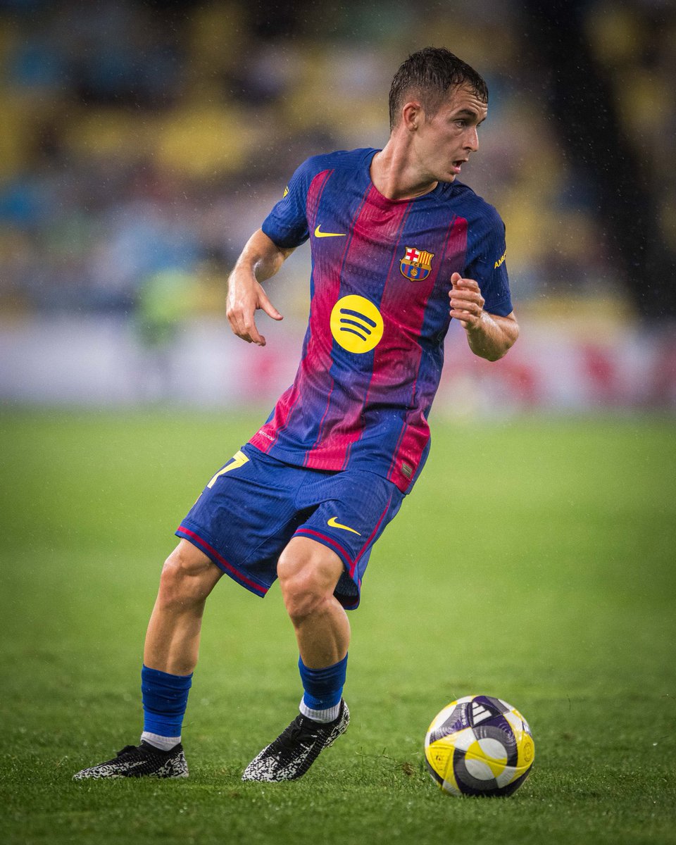 𝗙𝗖𝗕 (@barcafrnews) on Twitter photo 💣🚨 Le FC Barcelone et Deco en particulier, ne souhaitent PAS vendre Marc Casadó. Même si tout peut arriver tant que le mercato est ouvert, le milieu est considéré comme un joueurs IMPORTANT dans le projet du club. <a href="/FabrizioRomano/">Fabrizio Romano</a> 💣🚨 Le FC Barcelone et Deco en particulier, ne souhaitent PAS vendre Marc Casadó. Même si tout peut arriver tant que le mercato est ouvert, le milieu est considéré comme un joueurs IMPORTANT dans le projet du club. <a href="/FabrizioRomano/">Fabrizio Romano</a>