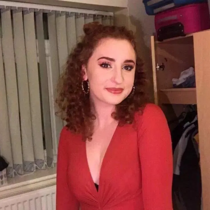 MISSDFoundation's tweet photo. "It was tragic that her death was essentially caused by the side effects of doxycycline," -- Alana’s parents sharing this heartbreaking truth after losing their daughter to adverse effects of a common antibiotic. Adverse psychiatric symptoms—like #akathisia & suicidal thoughts—are often undocumented.
A 2019 BMJ report also found young people w/ no history of #mentalillness developed #suicidality while taking the drug. Some died.  https://t.co/oKSqTt5Acl