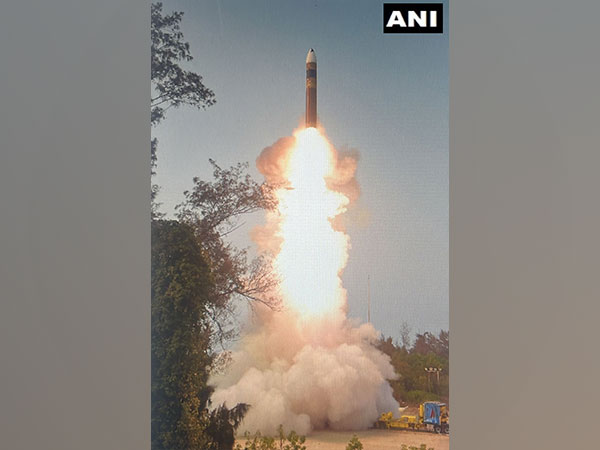 ani_digital's tweet image. Successful test-firing of 'Agni 5' Intermediate Range Ballistic Missile

Read @ANI Story | aninews.in/news/national/…
#Agni5 #BallisticMissile #ISRO