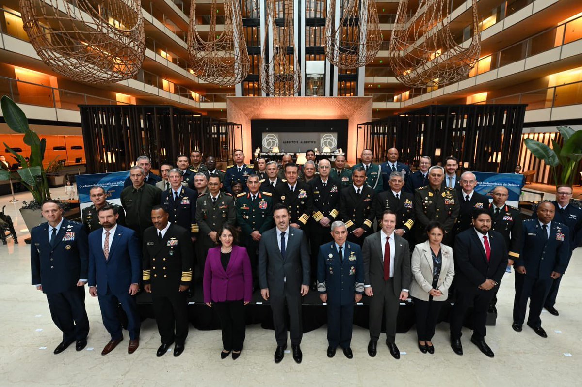 SA Defensa (@sa_defensa) on Twitter photo 📍Buenos Aires, #Argentina (🇦🇷)
The 2025 South American Defense Conference (#SOUTHDEC25) has officially begun.
Hosted by Argentina & organized by <a href="/Southcom/">U.S. Southern Command</a> (🇺🇸), the conference aims to enhance joint collaboration across Latin America & with the United States. 📍Buenos Aires, #Argentina (🇦🇷)
The 2025 South American Defense Conference (#SOUTHDEC25) has officially begun.
Hosted by Argentina & organized by <a href="/Southcom/">U.S. Southern Command</a> (🇺🇸), the conference aims to enhance joint collaboration across Latin America & with the United States.