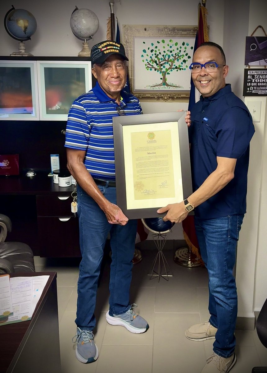 En la inauguración de nuestras oficinas no pudimos entregarle el reconocimiento, pero hoy lo hicimos al veterano Agustin Carrillo, quien sirvió en la Guerra de Vietnam, el Golfo Pérsico y en la Fuerza Aérea como Director de Seguridad del Escuadrón 141 en Aguadilla.