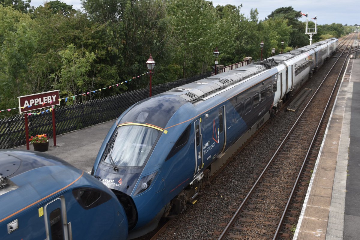 JamesGarthwaite's tweet image. Avanti 10 car set is seen at  Appleby, working 1Z55 Oxley Car. M.D. to Oxley Car. M.D. This test train is in preparation for future Avanti diversions via the Settle and Carlisle line. @TodaysRailways @RailwayMagazine @AvantiWestCoast 
@Modern_Railways @Clinnick1 @railexpress