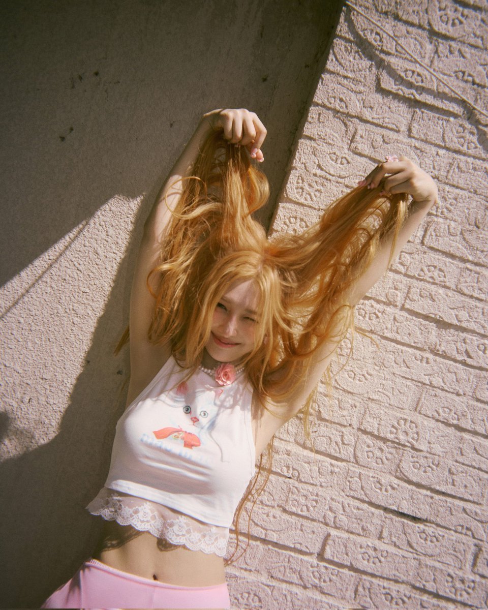softjoygi's tweet photo. today's mcountdown fit!!! the cheers were so loud she asked to turn up her in ears twice at the beginning 🫶 https://t.co/uSVKpSl4e2