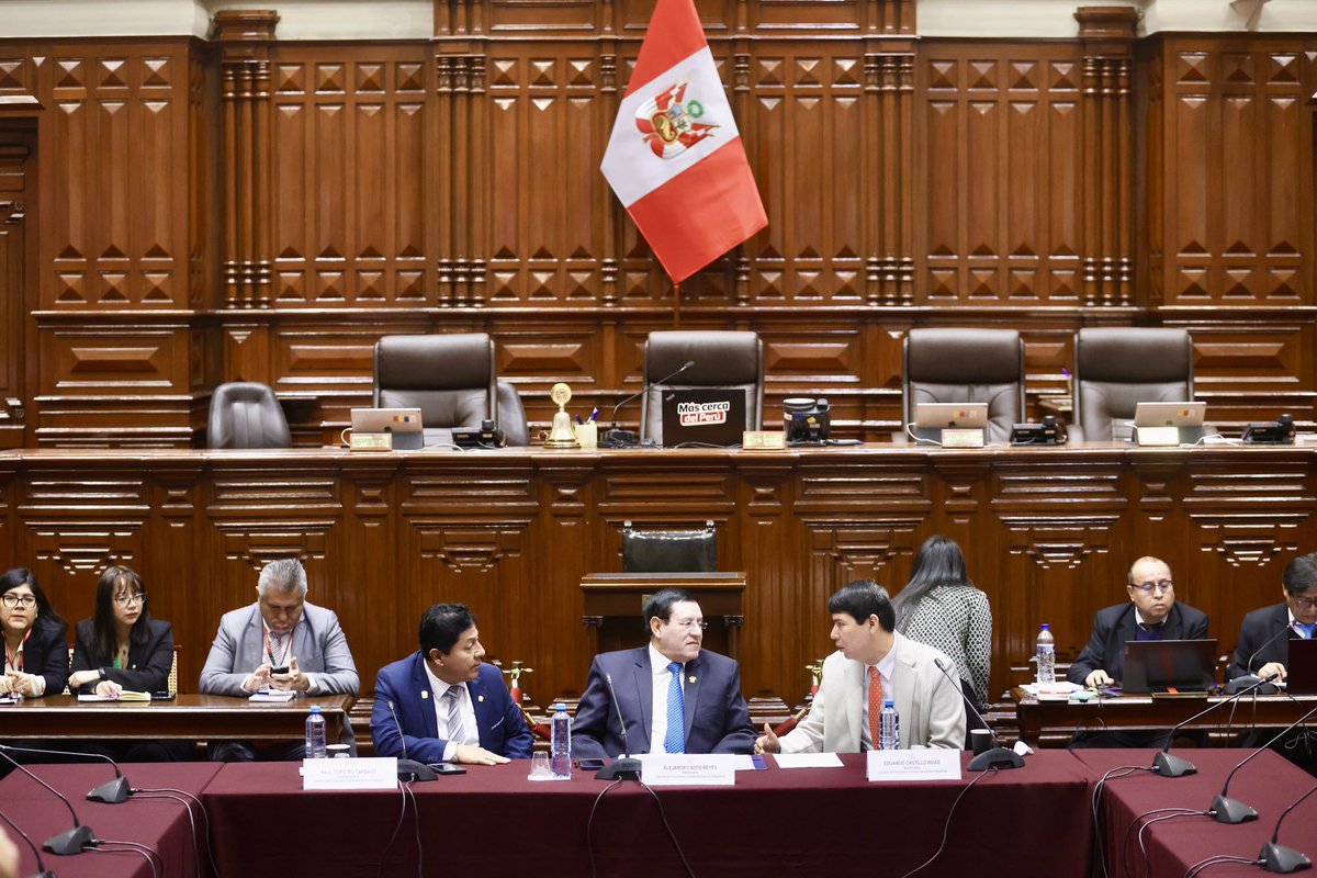 📸📊 𝗣𝗿𝗶𝗺𝗲𝗿𝗮 𝗦𝗲𝘀𝗶𝗼́𝗻 𝗢𝗿𝗱𝗶𝗻𝗮𝗿𝗶𝗮

Con la conducción del presidente <a href="/AlejandroSotoRe/">Alejandro Soto Reyes</a>, se dio inicio a la Primera Sesión Ordinaria de la Comisión de Presupuesto para el período anual 2025-2026, aprobando importantes instrumentos de gestión.