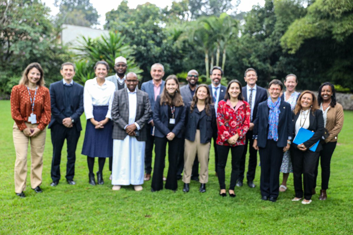 The French Embassy at 🇰🇪 and 🇸🇴 celebrated #InternationalHumanitarianDay alongside our partners. We discussed major humanitarian challenges. Since 2022, 🇫🇷 has provided more than €42 million in humanitarian aid to respond to crises in the two countries.