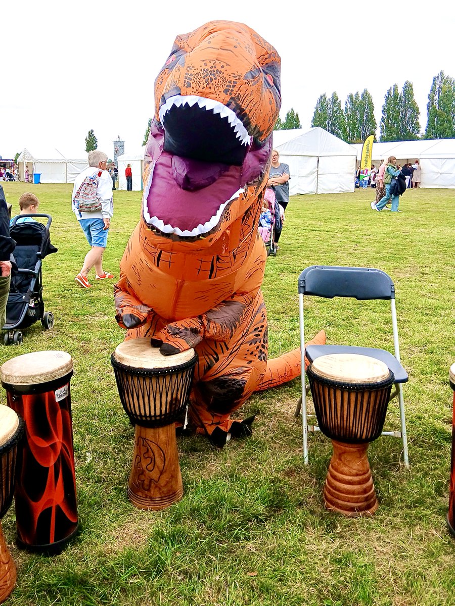 music_inclusive's tweet photo. Thank you to everyone who joined us today for a brilliant day of inclusive, intergenerational music-making! 🎶 Lots of fun games, singing & grooves 🥁🎤
@Healthyholshull @Hullccnews @HullMusicHub
#drumming #singing #musicalgames https://t.co/yKyURc7VeD
