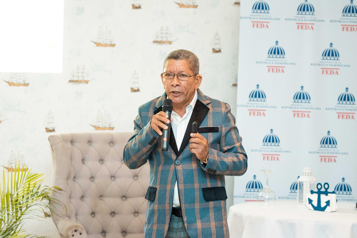 Feda_RD's tweet photo. @caamanovive El encuentro se desarrolló en el Club de Oficiales de la Marina de Guerra, Bahía de Calderas, donde reinó un ambiente de aprendizaje, compromiso y visión de futuro para el campo. ✨
#SiembraProgreso #FEDA #ElCampoAvanza https://t.co/PHrQ2Ftfod