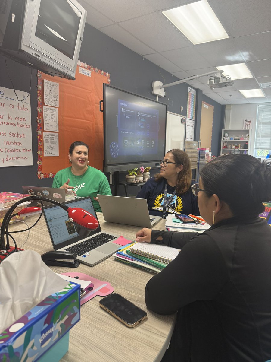 Truly grateful to our EISD Literacy Coordinator, <a href="/MarissaLiteracy/">Marissa Cisneros-Perez</a> for taking the time to provide personalized support to our new first grade teachers! ♥️ Building ROO is a team effort, and she is all in! Thank you! ☺️ <a href="/RooseveltDLA/">Roosevelt Dual Language Academy</a> <a href="/EISDofSA/">Edgewood ISD</a> <a href="/DrH_OnTheEdge/">Doctor.H 🇲🇽🇺🇸</a>