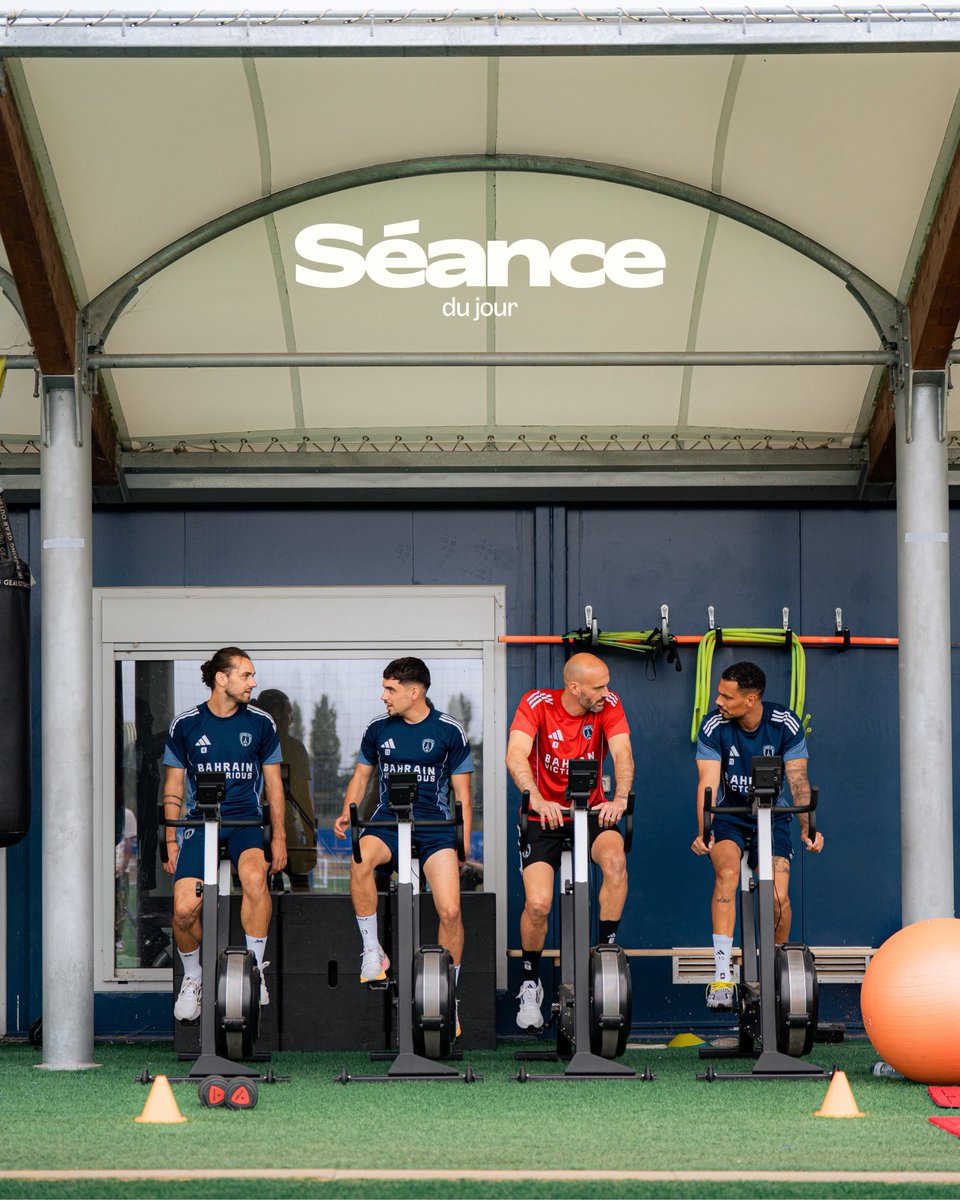 ParisFC's tweet photo. Renforcement au programme ce matin pour nos joueurs 🏋️‍♂️

🔵⚪️ #CertifiéParis https://t.co/GW076yNwig