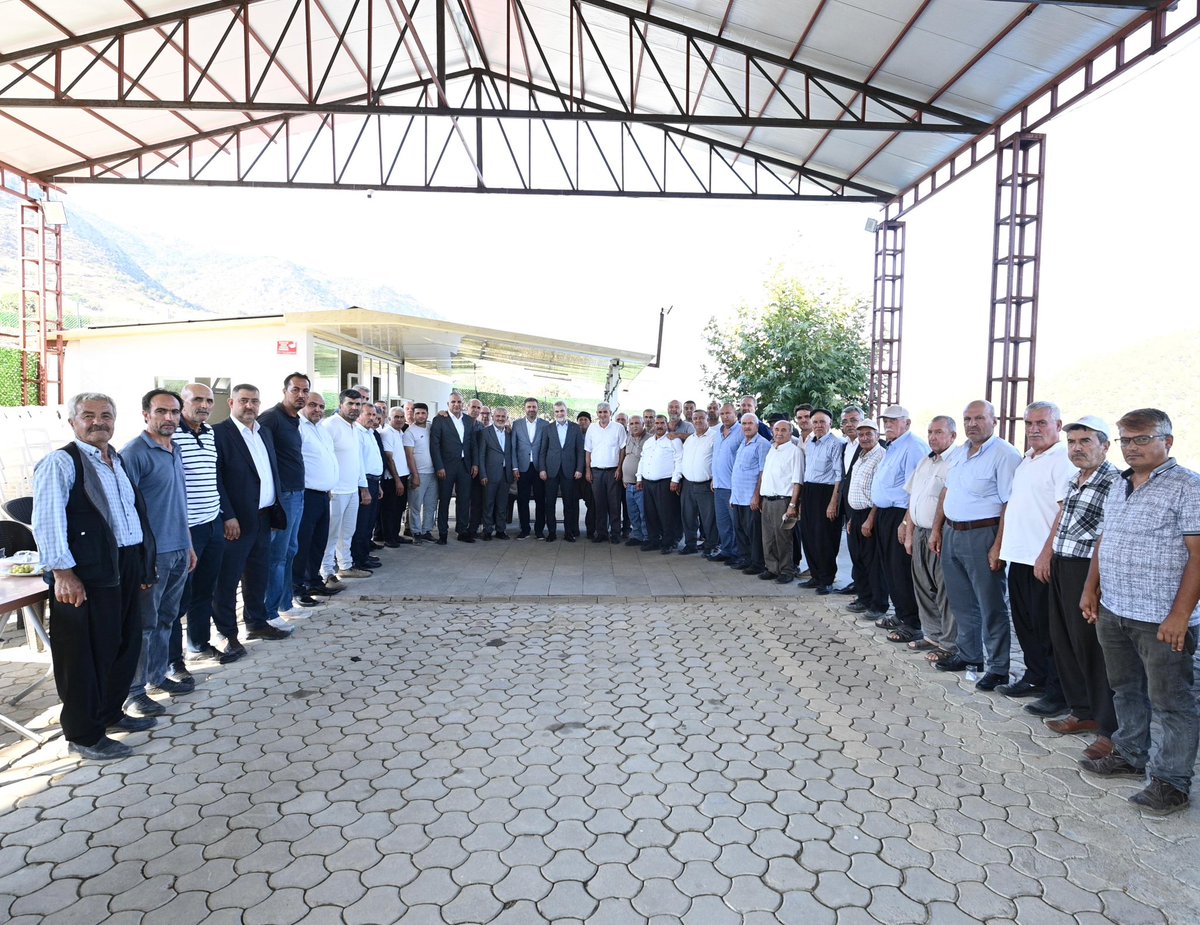 Şehrimiz genelinde muhtarımızla istişarelerimizi sürdürüyoruz. 

Bu kapsamda şehrimizin batısında yer alan 20 mahallemizin muhtarıyla Uludaz’da biraraya gelerek talepleri aldık ve şeffaf bir şekilde çözümü noktasında bilgilendirmelerimizi yaptık. Hiçbir sorun kalıcı değil.