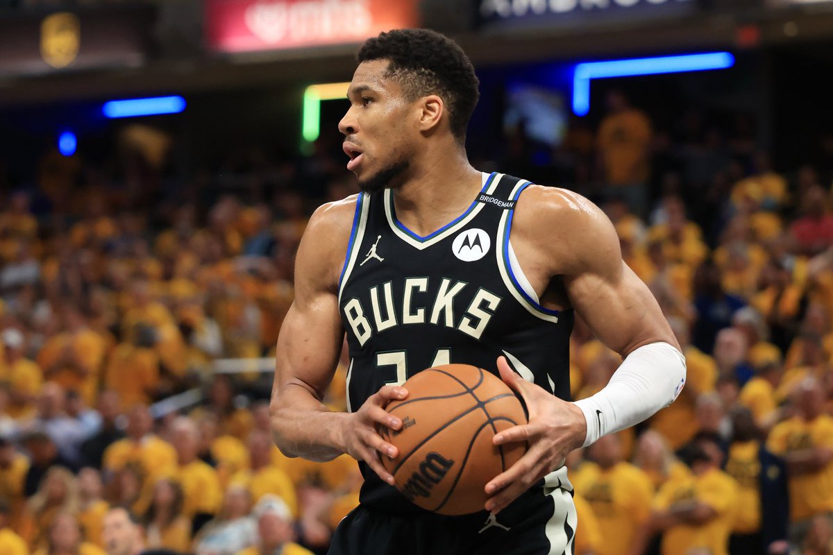 🚨Yahoo Fantasy Basketball is open🚨

To kick off the 2025-26 season, here’s a first cut of my points and 9-cat rankings <a href="/YahooFantasy/">Yahoo Fantasy Sports</a> 

Points: sports.yahoo.com/fantasy/articl…

9-cat: sports.yahoo.com/fantasy/articl…

Mock drafts up next 👀