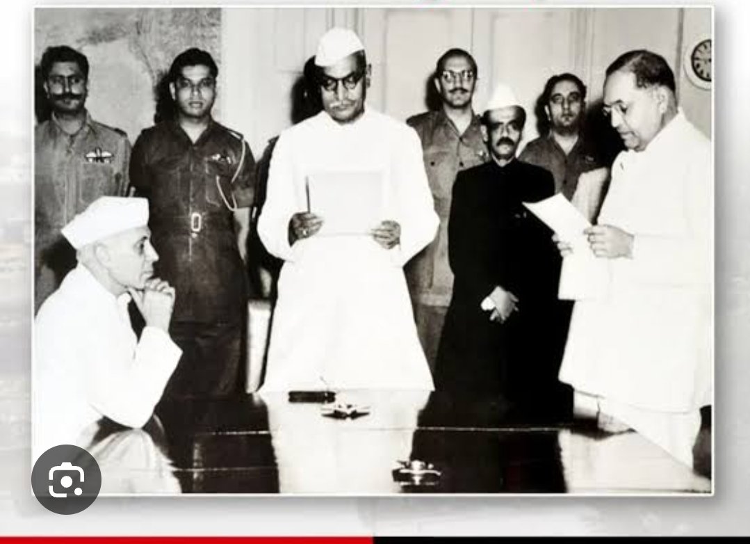 दगडापेक्षा वीट मऊ !
मग भाजप पेक्षा काँग्रेस बरी आहे का भाऊ?
   दोन्ही पक्षांपैकी नक्की कुठं जावं यात बहुजन बुद्धीजीवीची बरीच ऊर्जा खर्च होत असते. तटस्थ म्हणवणाऱ्यानाही हा प्रश्न सतावतो!

डॉ. बाबासाहेब आंबेडकरांनी काँग्रेसला जसा कडवट तात्विक वैचारिक विरोध केला तसा अजून कुणी केला