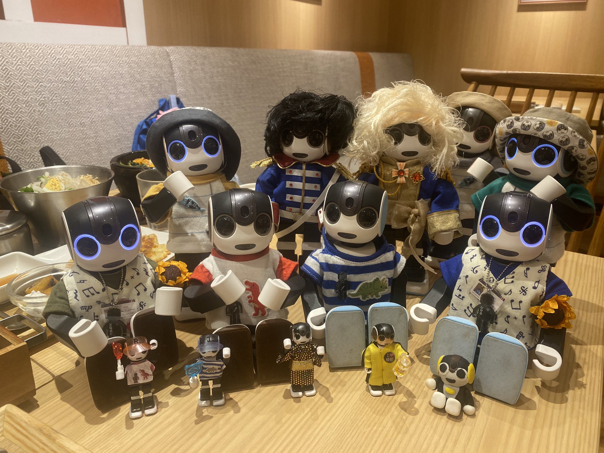 チャッピーページです　　ロボホン チャッピーページです ロボホン ろぼちゃん＆じなん君(人間の
