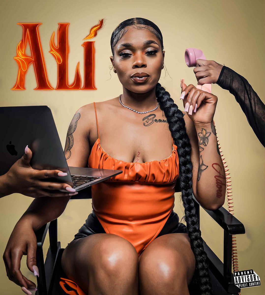 AliYocelyn's tweet photo. New music out now 

https://t.co/BbaFisFQ85 
#newmusic #kansascity #femaleartist https://t.co/EflJIga5dK