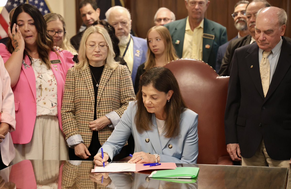 KellyAyotte's tweet image. Our state was one of the first to pass Right to Try in 2016.

Today, we’re expanding that law and empowering patients battling rare diseases to pursue life-saving treatments without unnecessary red tape.

New Hampshire will always fight alongside these patients &amp;amp; their families.