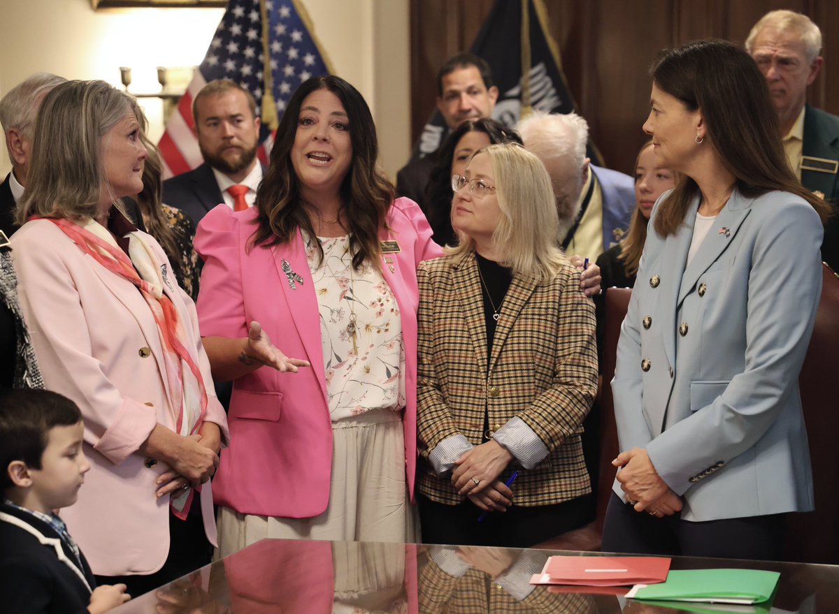 KellyAyotte's tweet image. Our state was one of the first to pass Right to Try in 2016.

Today, we’re expanding that law and empowering patients battling rare diseases to pursue life-saving treatments without unnecessary red tape.

New Hampshire will always fight alongside these patients &amp;amp; their families.