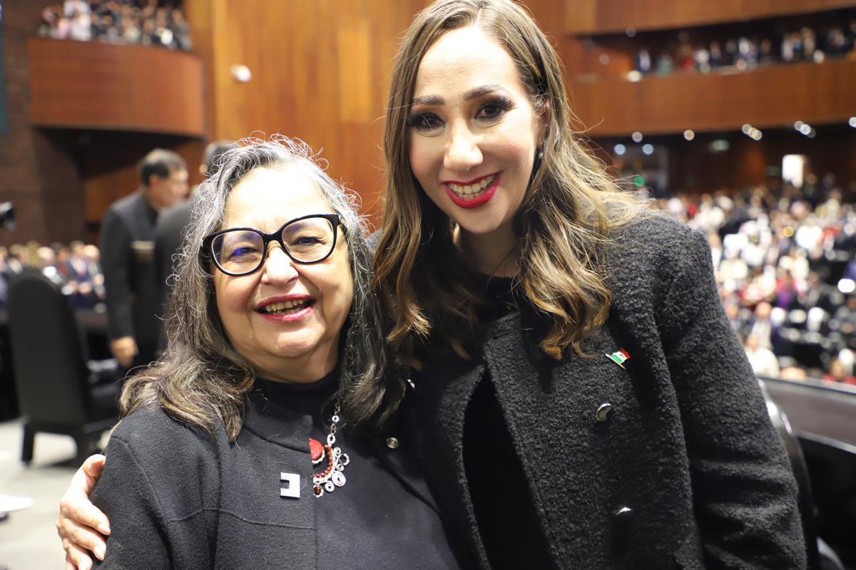Noemi Luna (@noemiluna_zac) on Twitter photo Si hay una mujer que sí fue víctima de violencia política de género con todo el aparato del estado en su contra fue la Ministra #NormaPiña
La primera mujer Presidenta de la <a href="/SCJN/">Suprema Corte</a> pasará a la historia por su valentía y por NO rendirle pleitesía al Presidente que se creyó Rey. Si hay una mujer que sí fue víctima de violencia política de género con todo el aparato del estado en su contra fue la Ministra #NormaPiña
La primera mujer Presidenta de la <a href="/SCJN/">Suprema Corte</a> pasará a la historia por su valentía y por NO rendirle pleitesía al Presidente que se creyó Rey.
